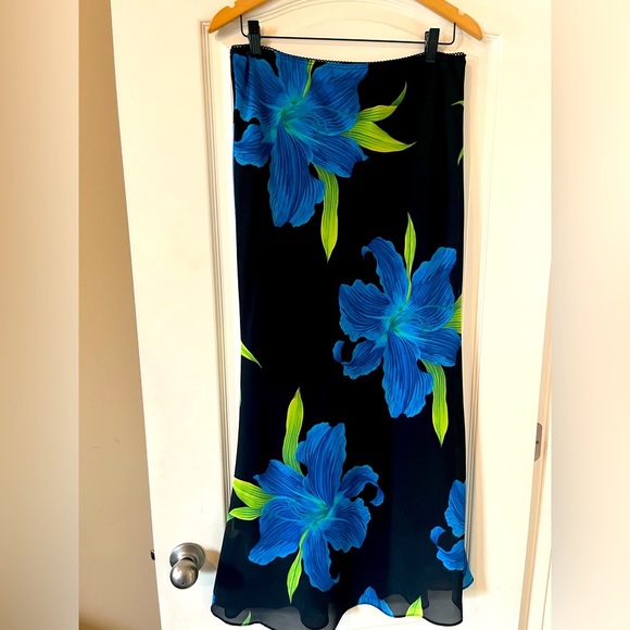 Intriguing Threads Black Floral Tropical Mid Length Skirt Women’s Size 10 - Picture 1 of 11